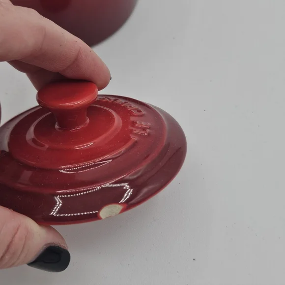 Le Creuset Lidded Sugar Bowl Red Cerise Ombre Stoneware **DAMAGED - Picture 4 of 7